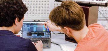 Elektronische Muziek Productie_headerafbeelding 1300x560 (1)